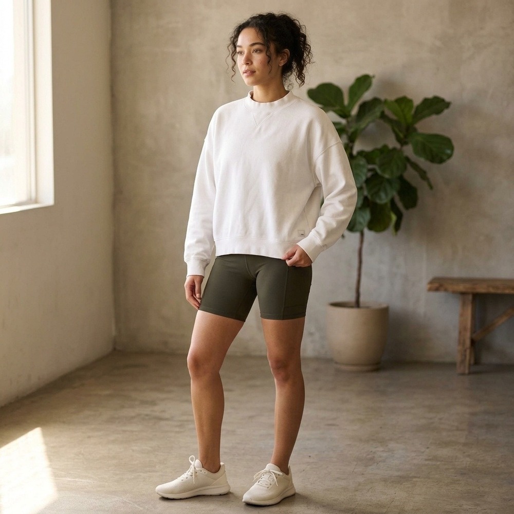 Vuori Restore Oversized Crew Sweatshirt Womens Small White Pullover Cotton
